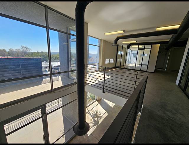 1,237M² WAREHOUSE TO LET IN LANSERIA